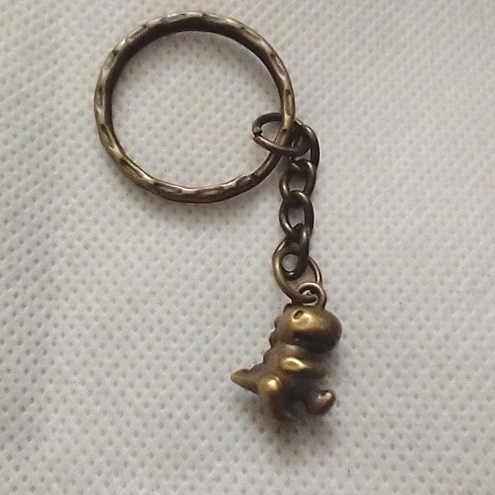 🧁 3/$30 Teeny Tiny Dinosaur Keychain NEW